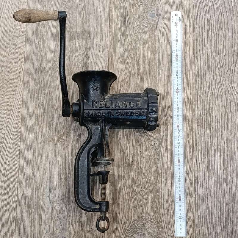 Vintage Reliance Husqvarna No.20 meat mincer