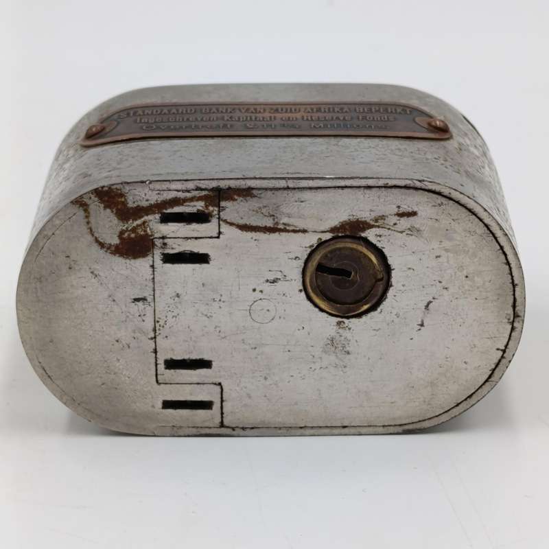 Vintage Standard Bank van Zuid-Afrika money box - no key #18594