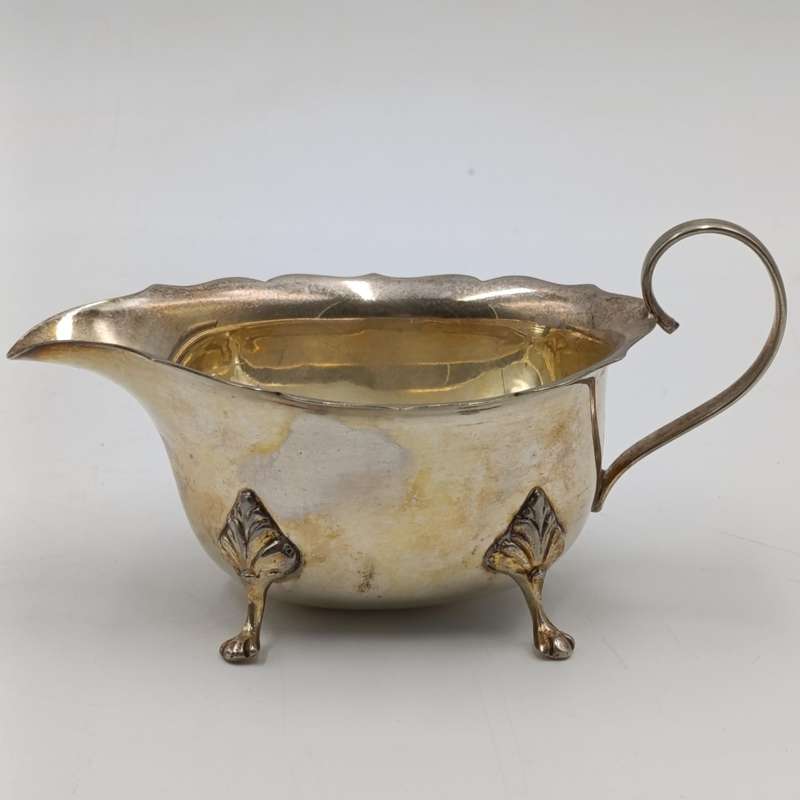 Vintage silverplated EPNS sugar bowl and milk jug 