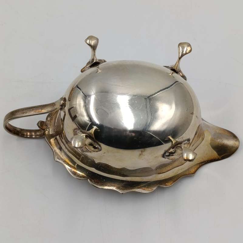 Vintage silverplated EPNS sugar bowl and milk jug 