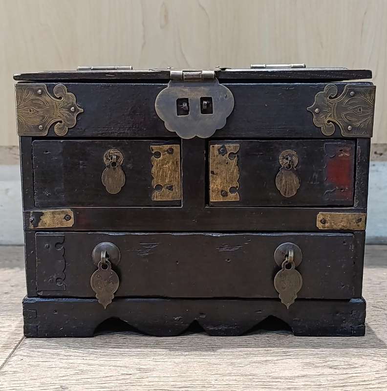 Antique Chinese jewellery box with mirror and 3 drawers