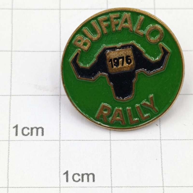 Buffalo Rally 1976 metal badges - 2 different types