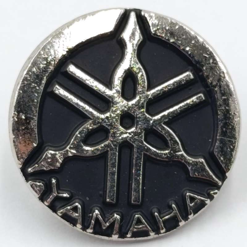 Lot of 5 Yamaha motorcycle badges - pin, button hole and pendant includes money clip