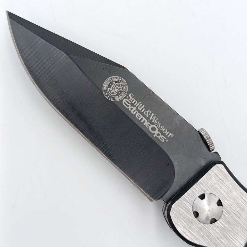 Smith and Wesson Extreme Ops tactical folding knife