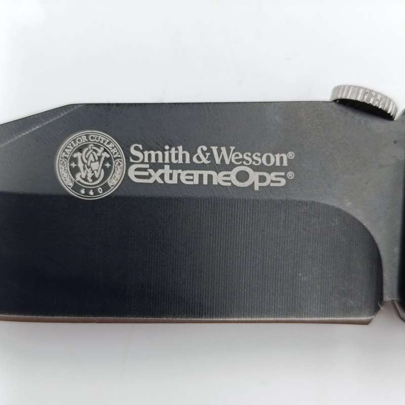 Smith and Wesson Extreme Ops tactical folding knife