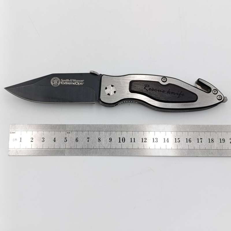 Smith and Wesson Extreme Ops tactical folding knife