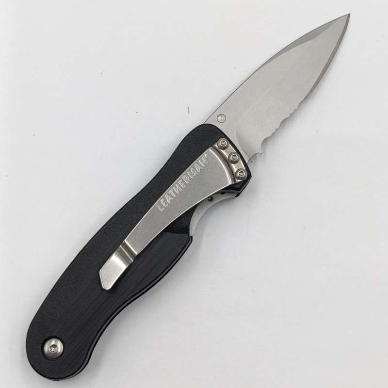 Leatherman C33X black knife with caribiner clip