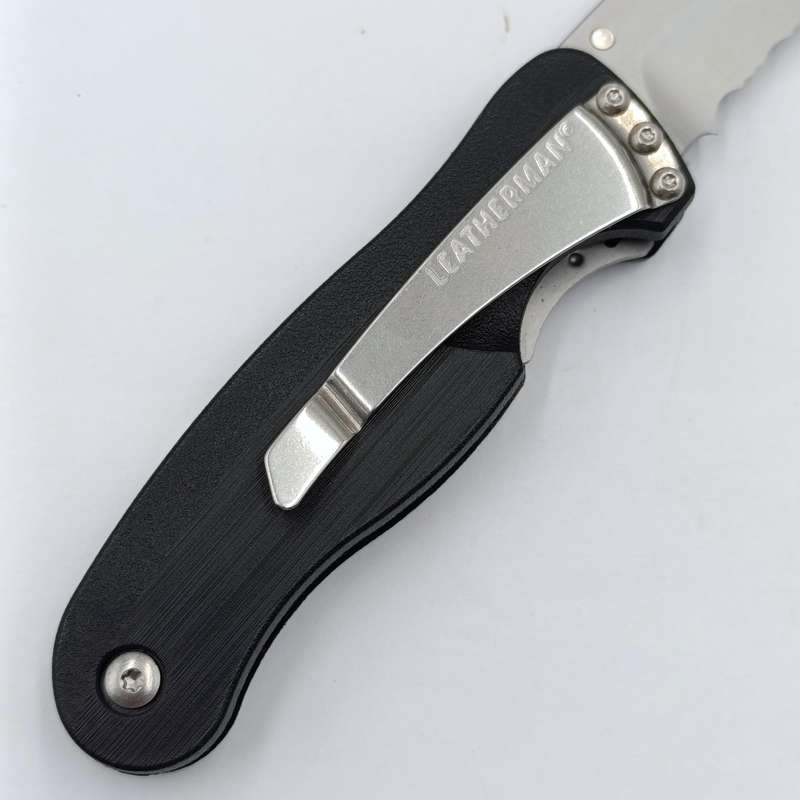 Leatherman C33X black knife with caribiner clip