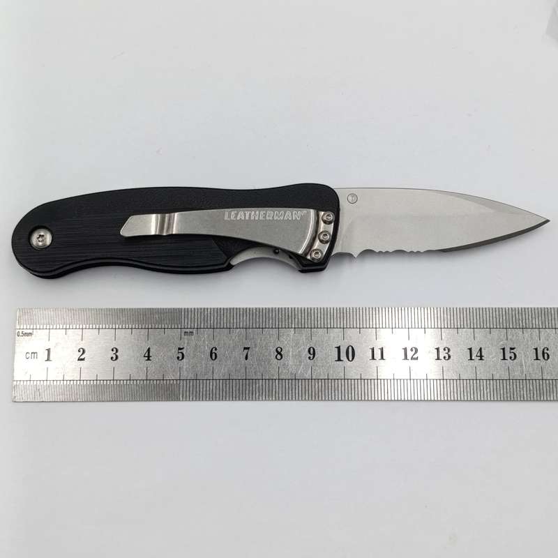 Leatherman C33X black knife with caribiner clip