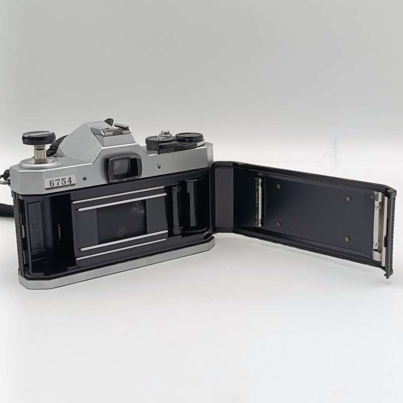 Vintage Pentax K1000 camera - body only - #5575966