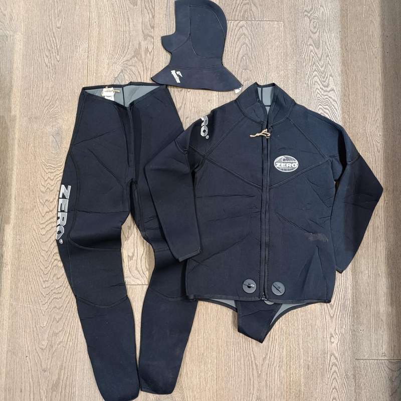 ZERO diving wetsuit - Top and bottom with Aqualine cap - size XXXL