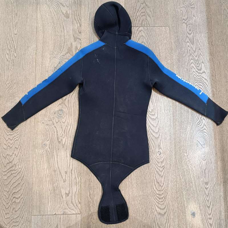 Reef long sleeve diving wetsuit top with hoodie - size Medium