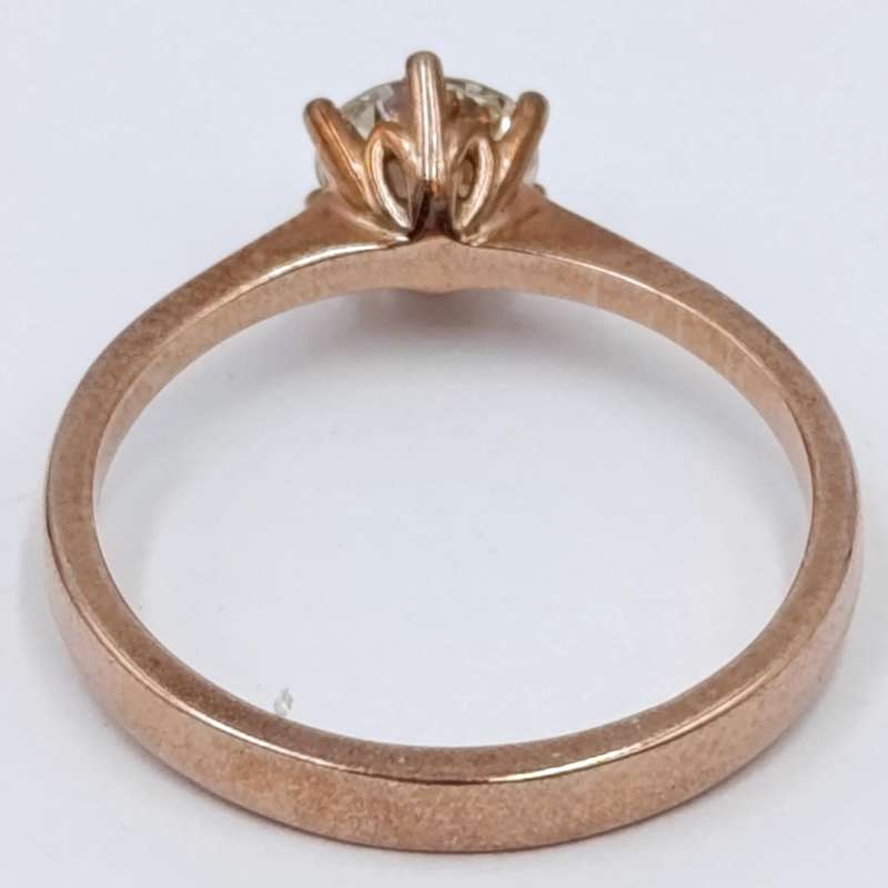 9Kt Rose Gold diamond ring with appr. 0,70ct round diamond - weighs 2,0 grams - size M
