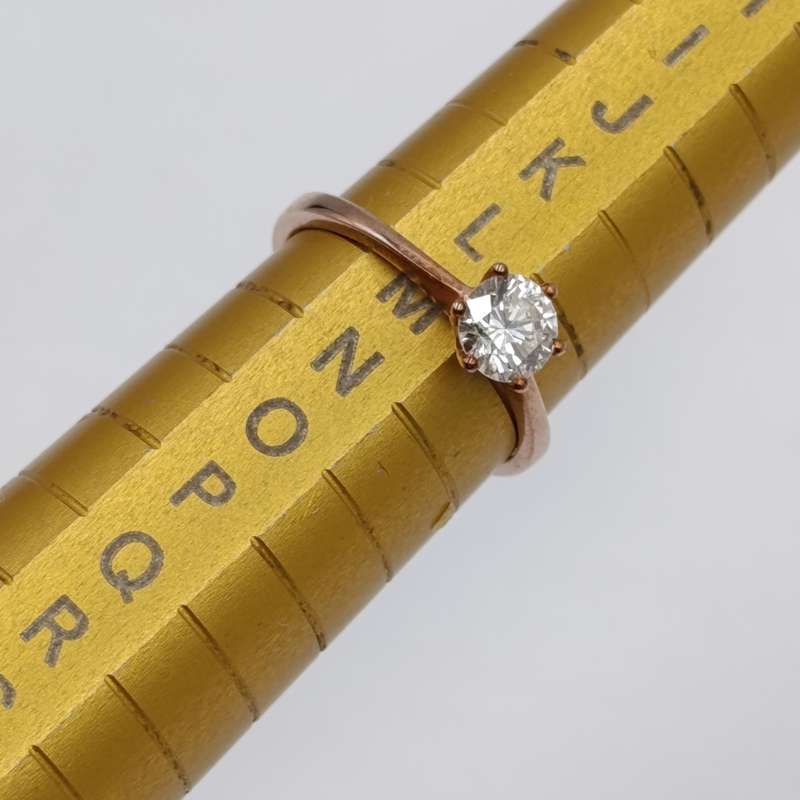 9Kt Rose Gold diamond ring with appr. 0,70ct round diamond - weighs 2,0 grams - size M