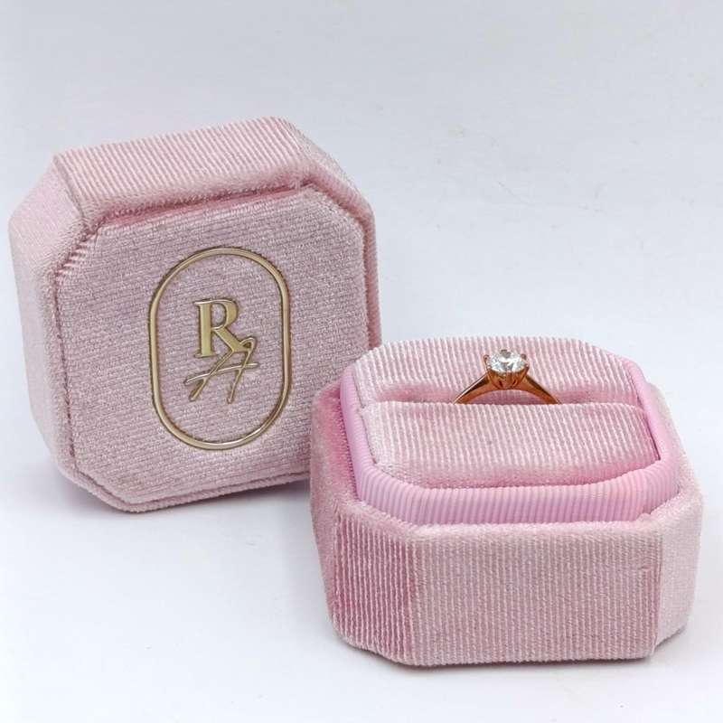 9Kt Rose Gold diamond ring with appr. 0,70ct round diamond - weighs 2,0 grams - size M