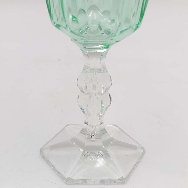 Set of 8 Uranium glass Lemon green glasses - Arte Nouveau