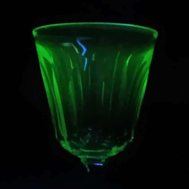 Arte Nouveau Uranium glass Lemon green glass