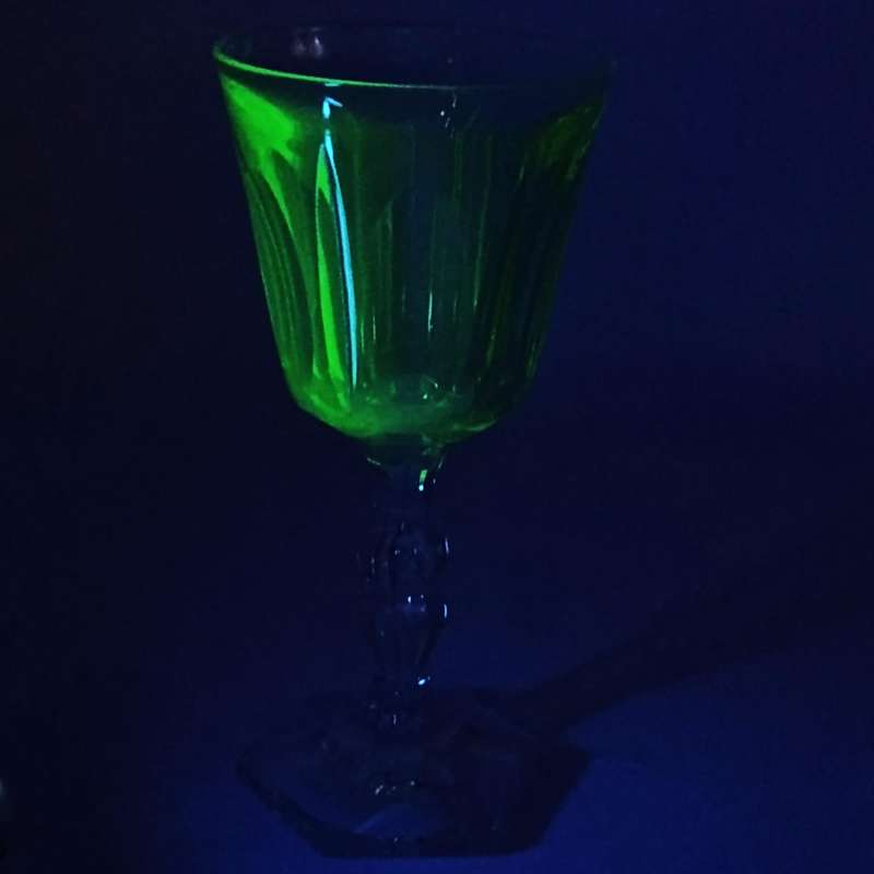 Arte Nouveau Uranium glass Lemon green glass - footpiece chipped