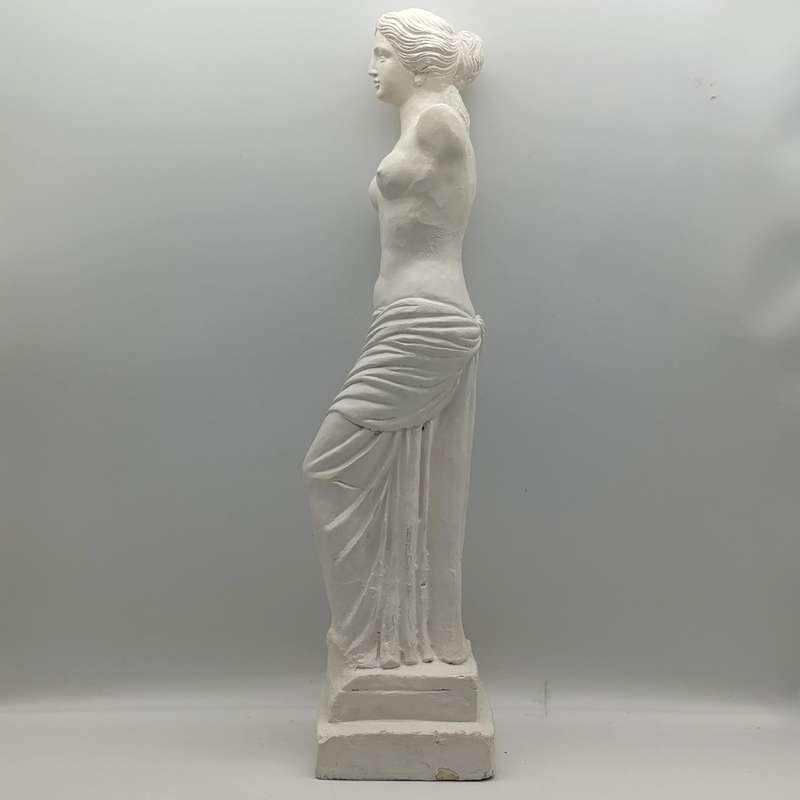 Large Venus de Milo plaster of Paris sculpture