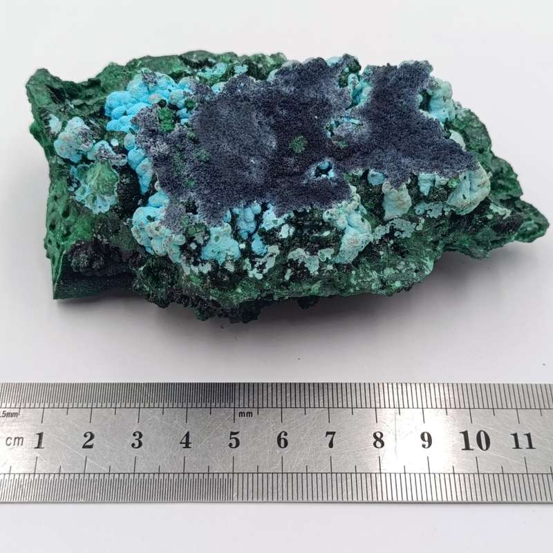 Azurite and Malachite mineral specimen of 473 grams