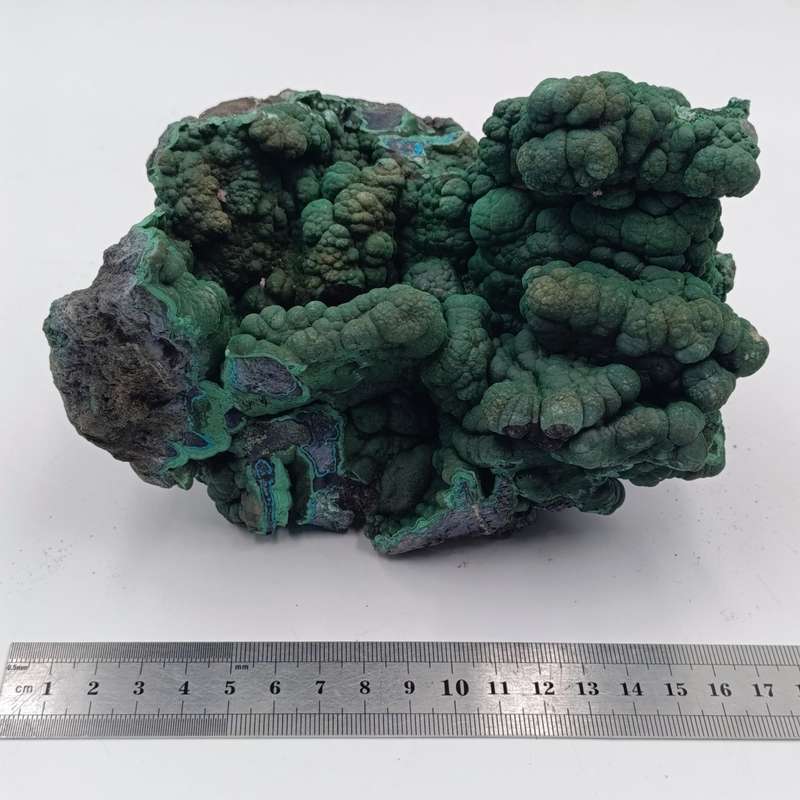 Large piece of Malachite and Azurite mineral specimen of 1,4 kg