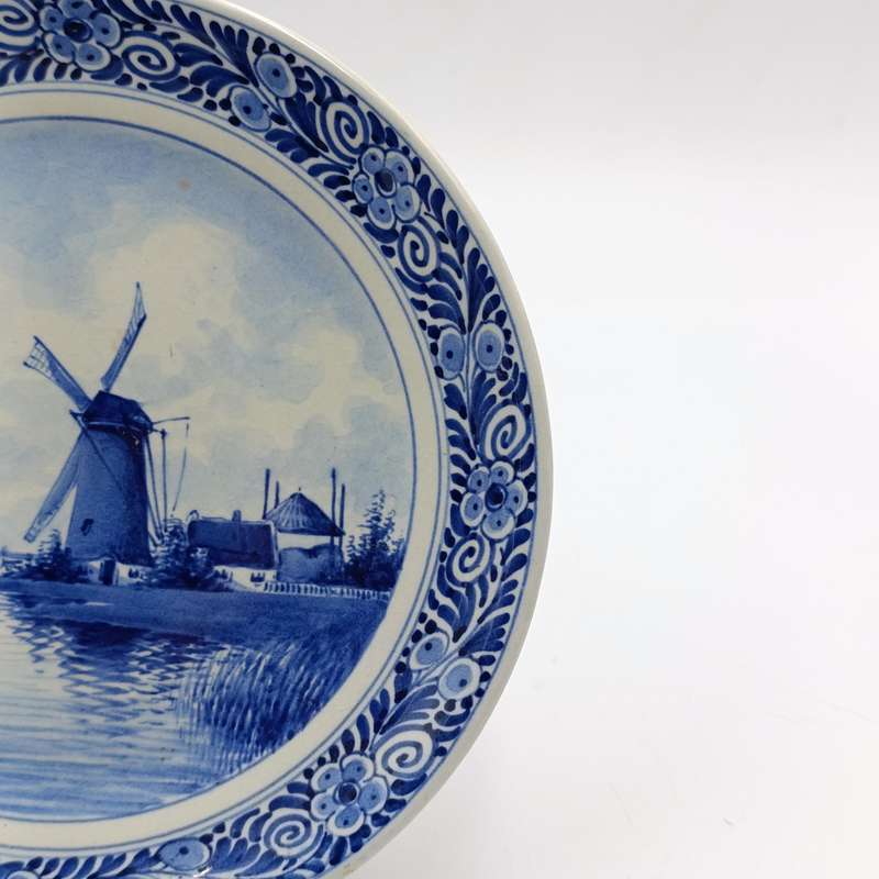 Vintage Delft handpainted porcelain plate - 18cm
