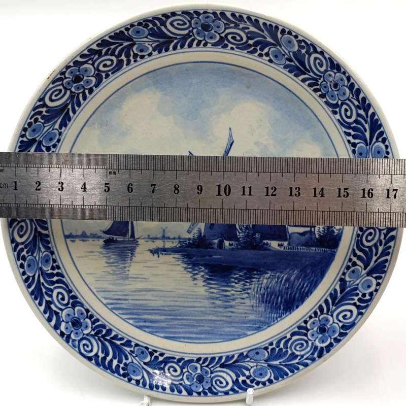 Vintage Delft handpainted porcelain plate - 18cm