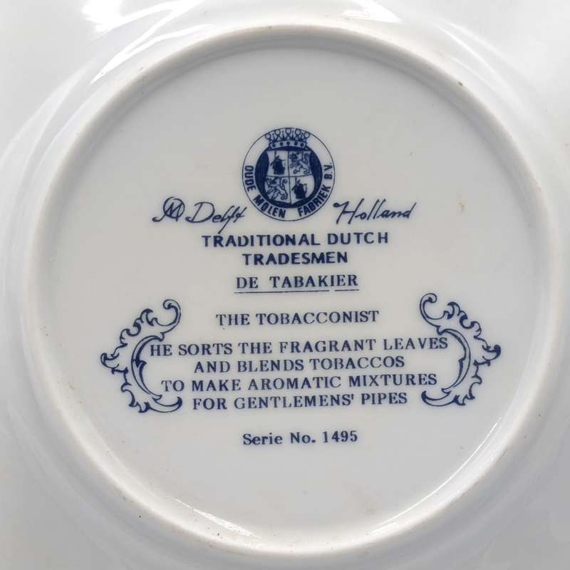 Vintage Delft Traditional Dutch Tradesman the Tobacconist porcelain plate - 16cm