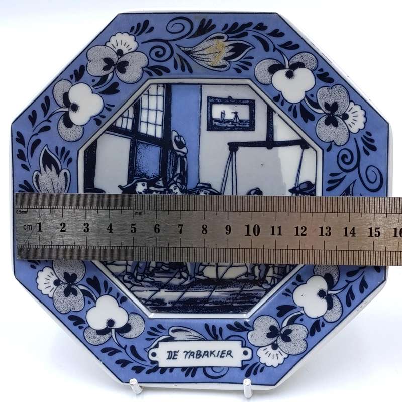 Vintage Delft Traditional Dutch Tradesman the Tobacconist porcelain plate - 16cm