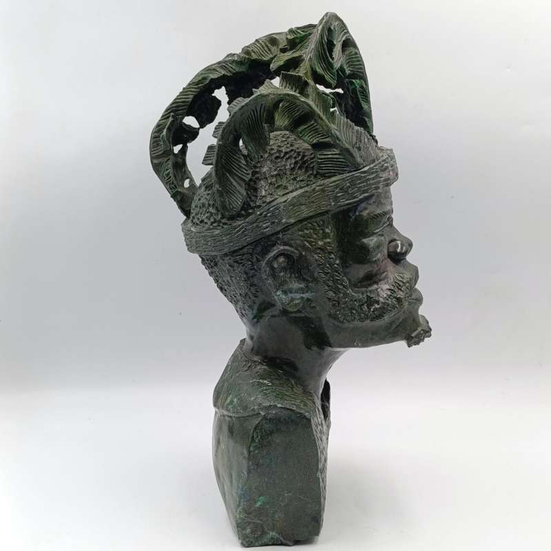 Handcarved Verdite Ndebele Chief bust sculpture - Height 32cm 