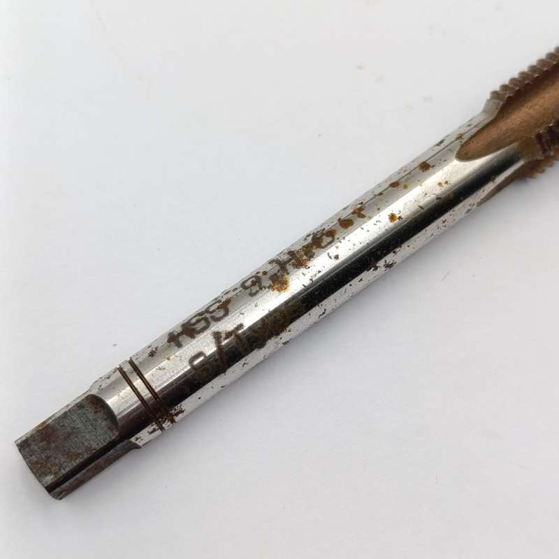 Lot of 9 inside thread cutting bits