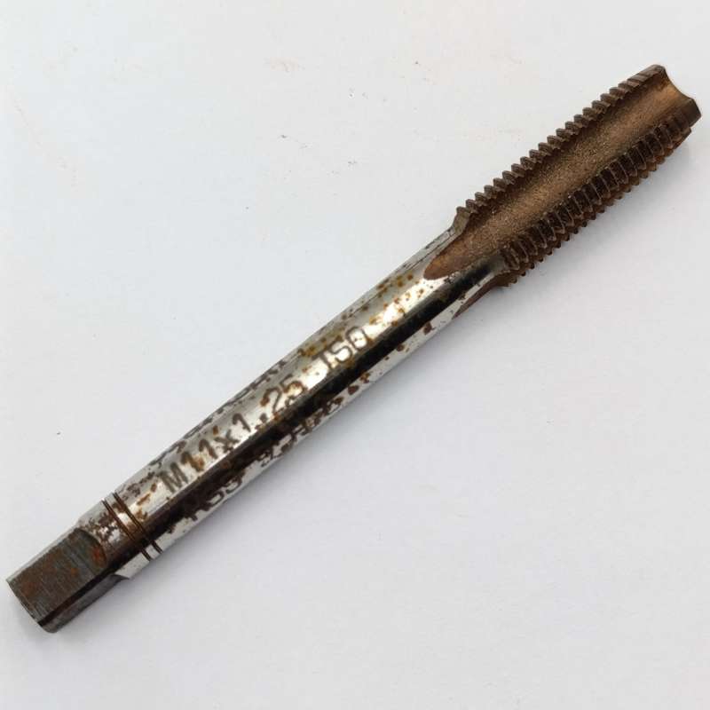 Lot of 9 inside thread cutting bits