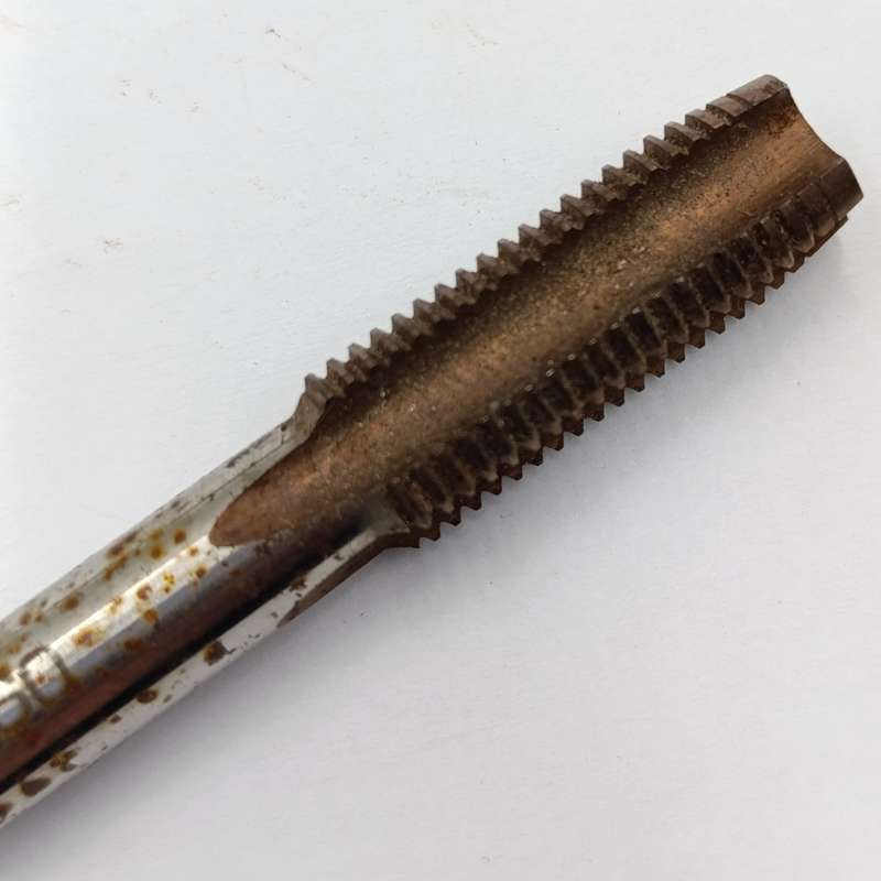 Lot of 9 inside thread cutting bits