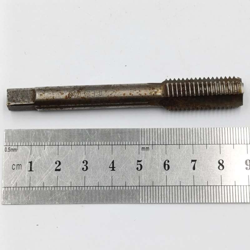 Lot of 9 inside thread cutting bits