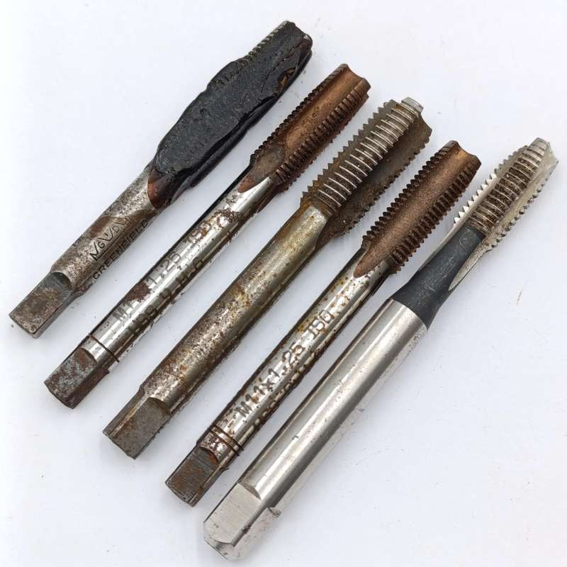 Lot of 9 inside thread cutting bits