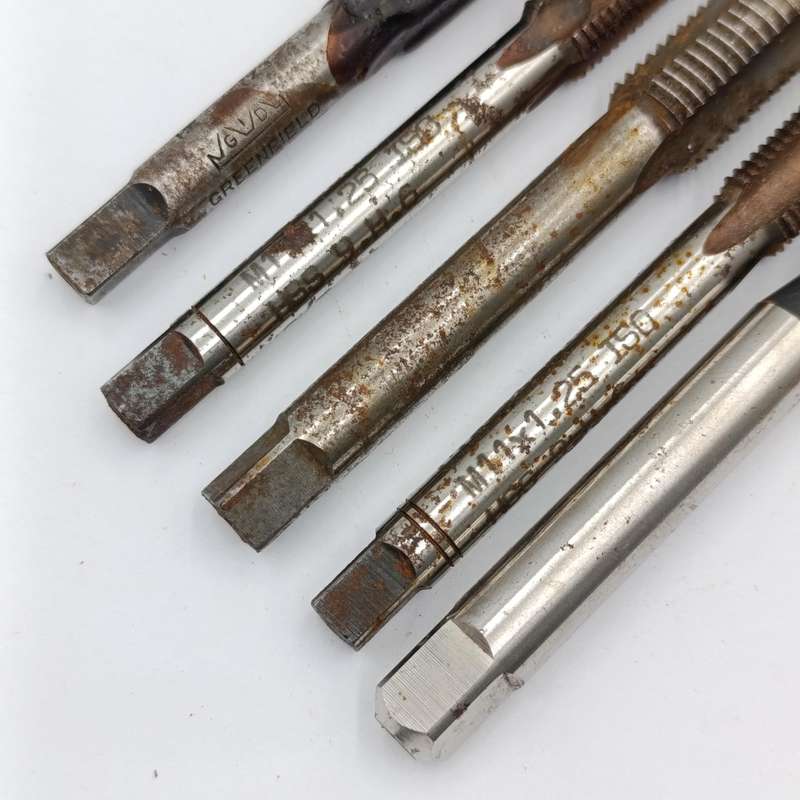 Lot of 9 inside thread cutting bits