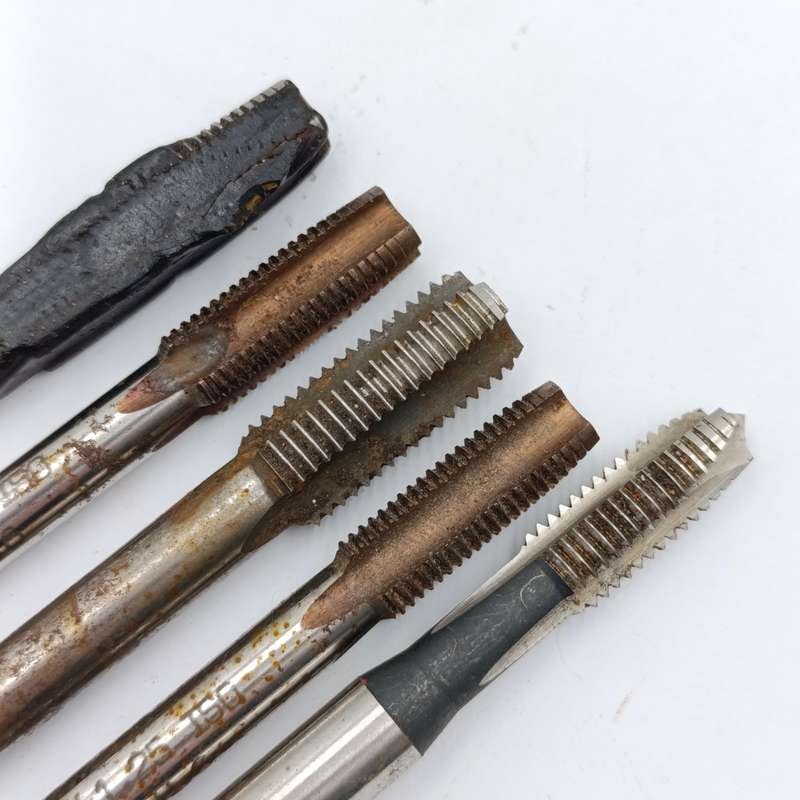 Lot of 9 inside thread cutting bits