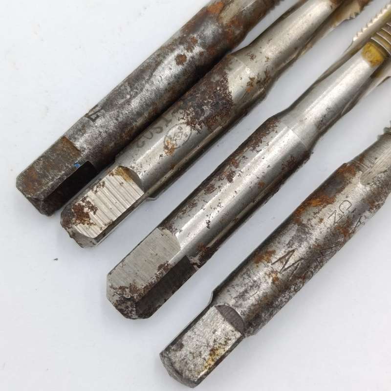 Lot of 9 inside thread cutting bits