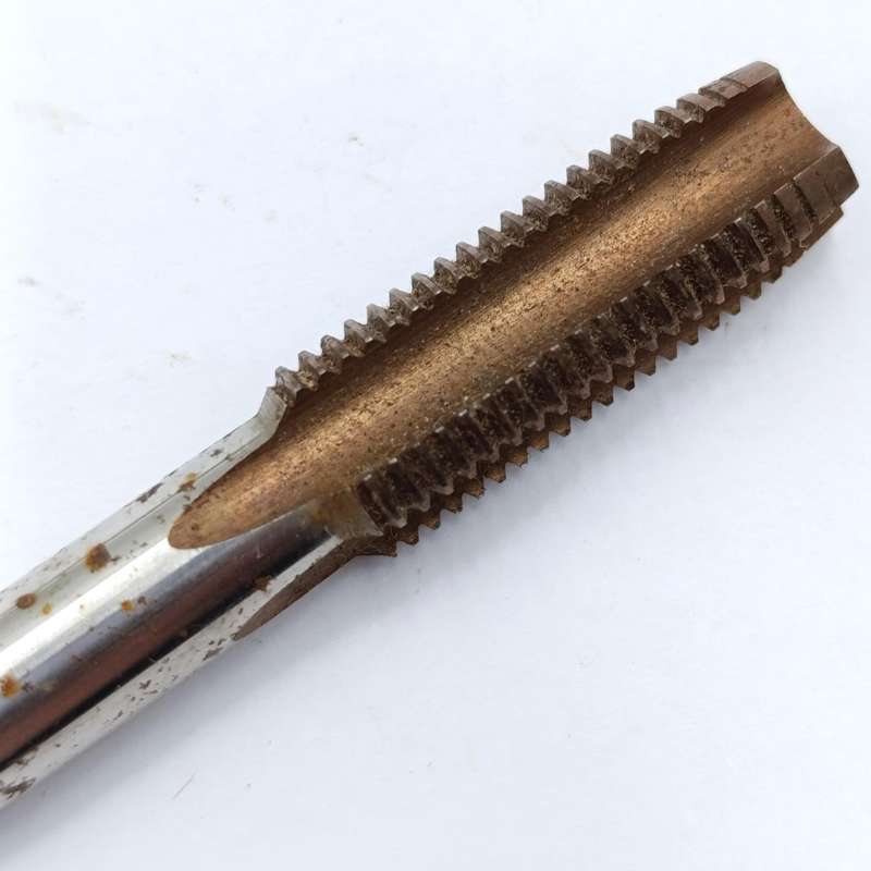 Lot of 9 inside thread cutting bits