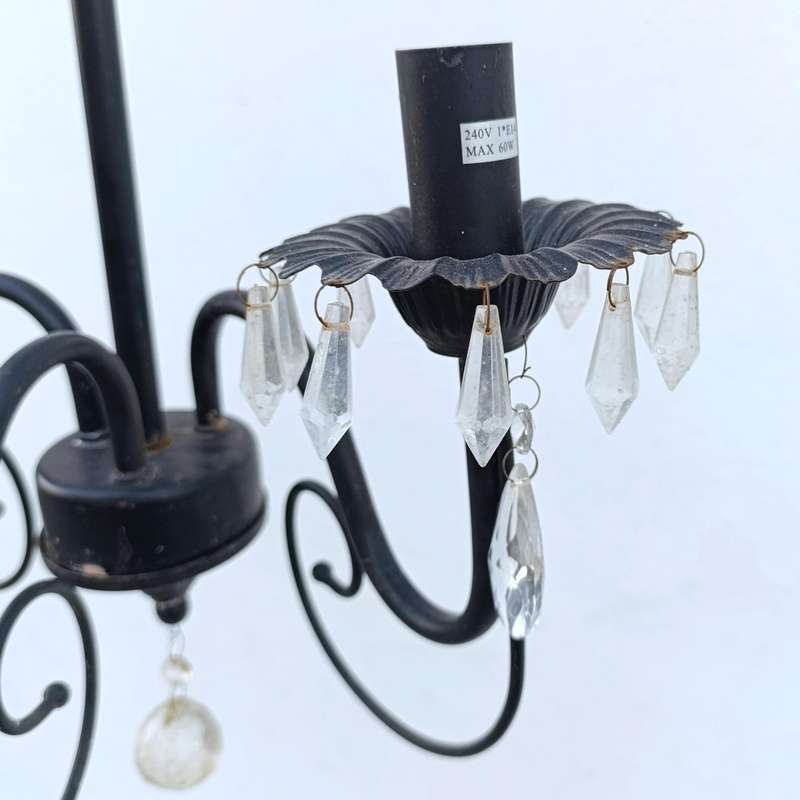 Crystal chandelier with 3 arms