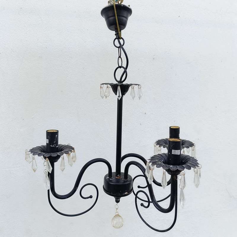 Crystal chandelier with 3 arms