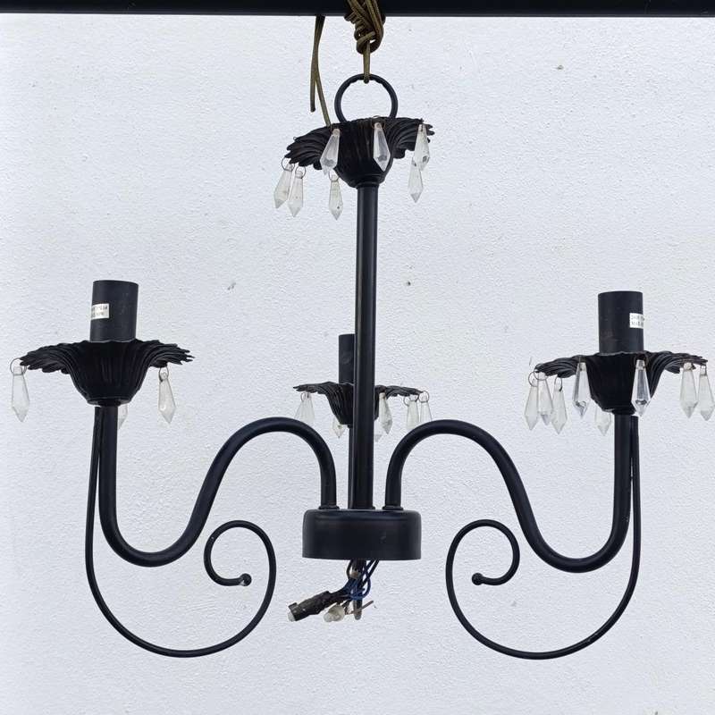 Crystal chandelier with 3 arms