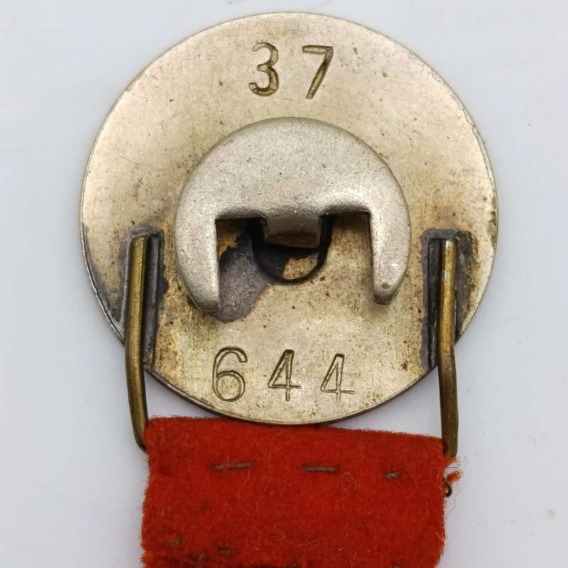 WW2 South African On Service lapel badge #37/644