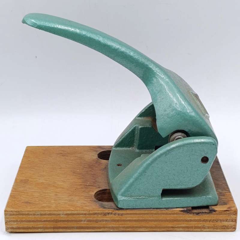 Vintage The Uno Junior double hole punch