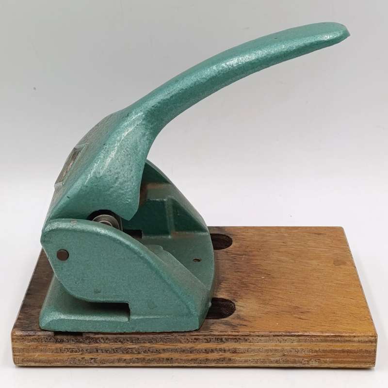 Vintage The Uno Junior double hole punch