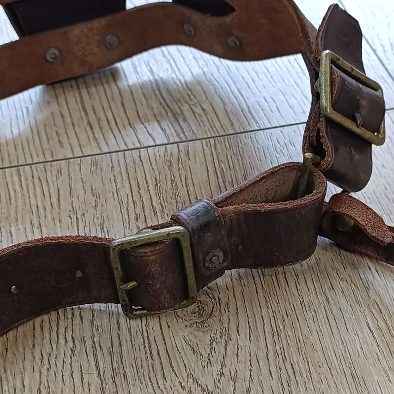 WW2 British leather 5 pouch ammo bandolier for .303