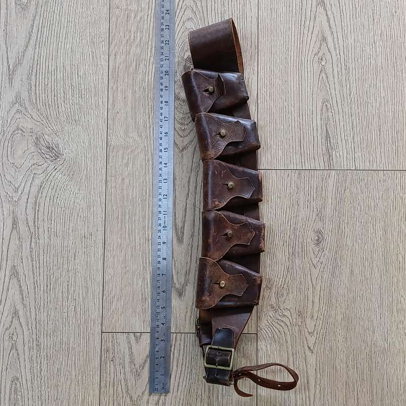 WW2 British leather 5 pouch ammo bandolier for .303