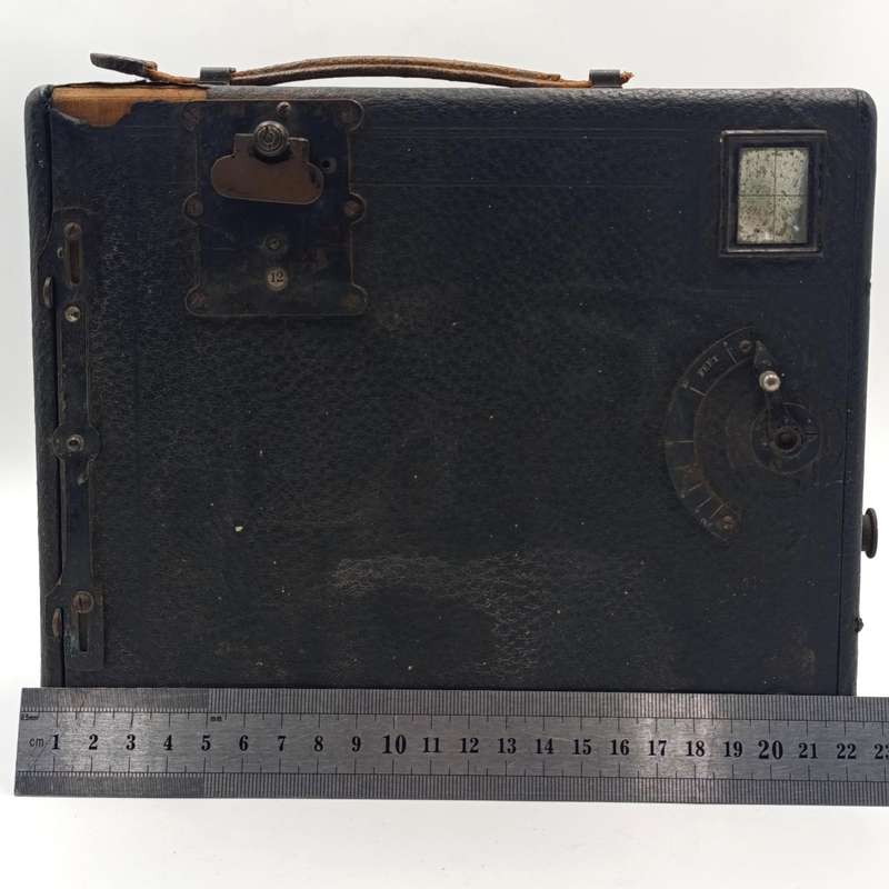 Antique Falling plate box camera - leather handle broken