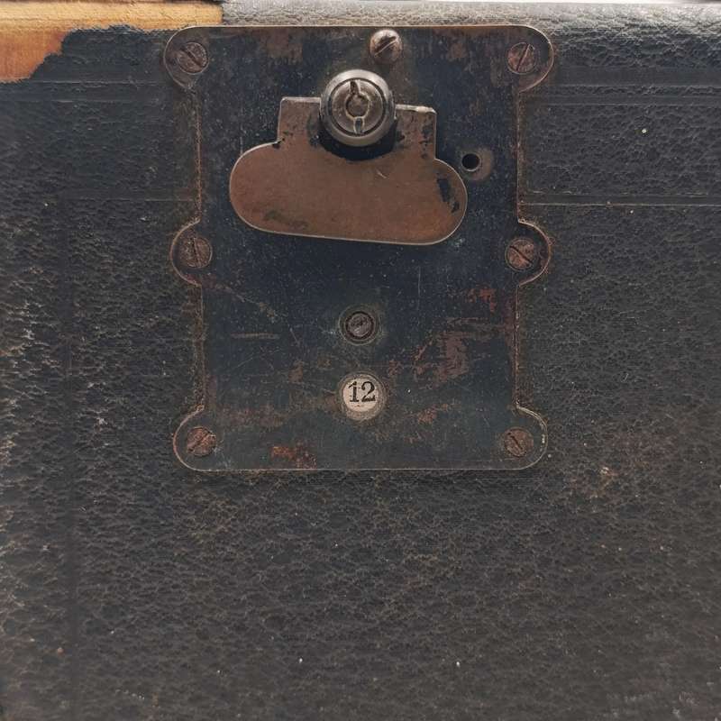 Antique Falling plate box camera - leather handle broken