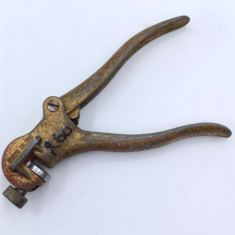Vintage Somax No.250 saw set pliers
